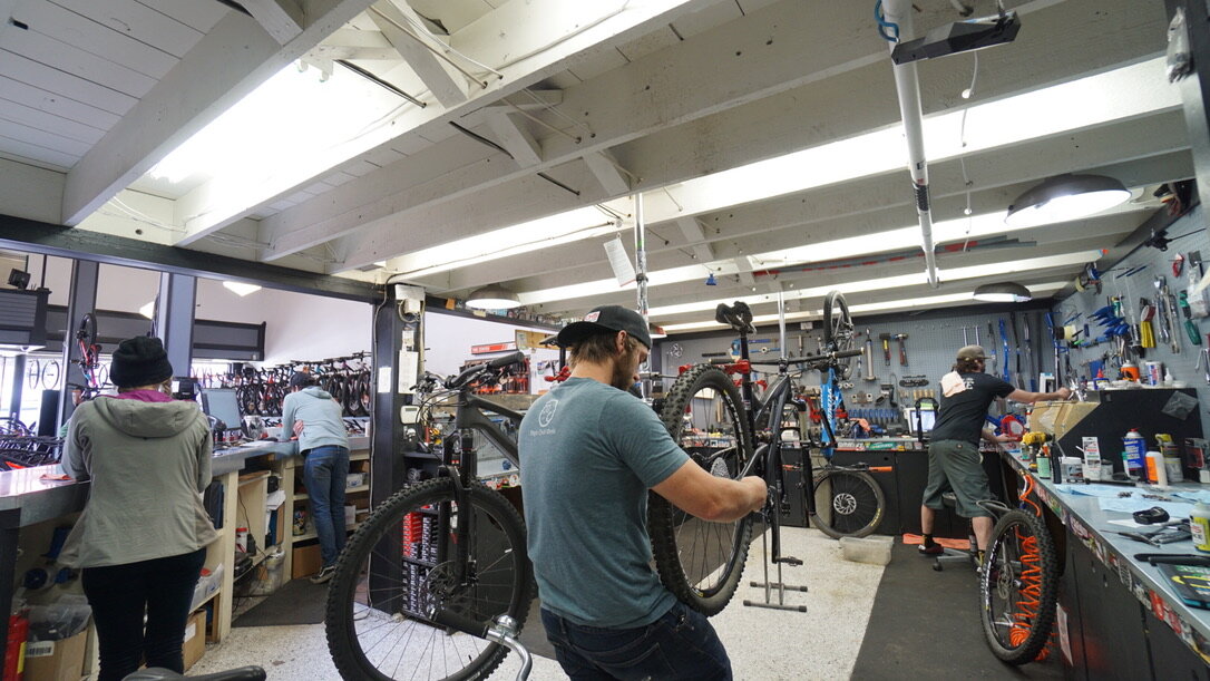 Hutchs_Bicycles_Bend_Westside_Store_20.jpg