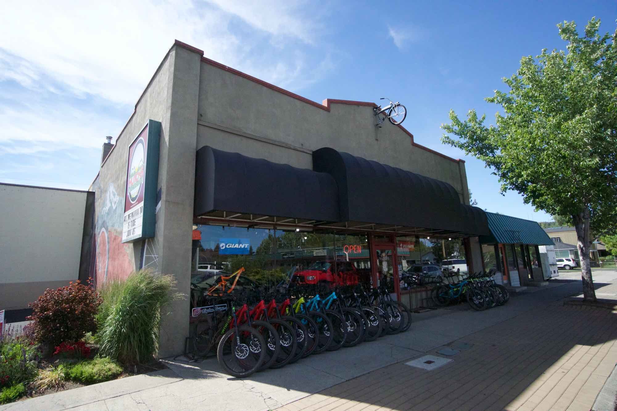 Hutchs_Bicycles_Bend_Westside_Store_0003.jpg