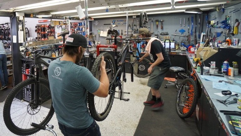 Hutchs_Bicycles_Bend_Westside_Store_9.jpg