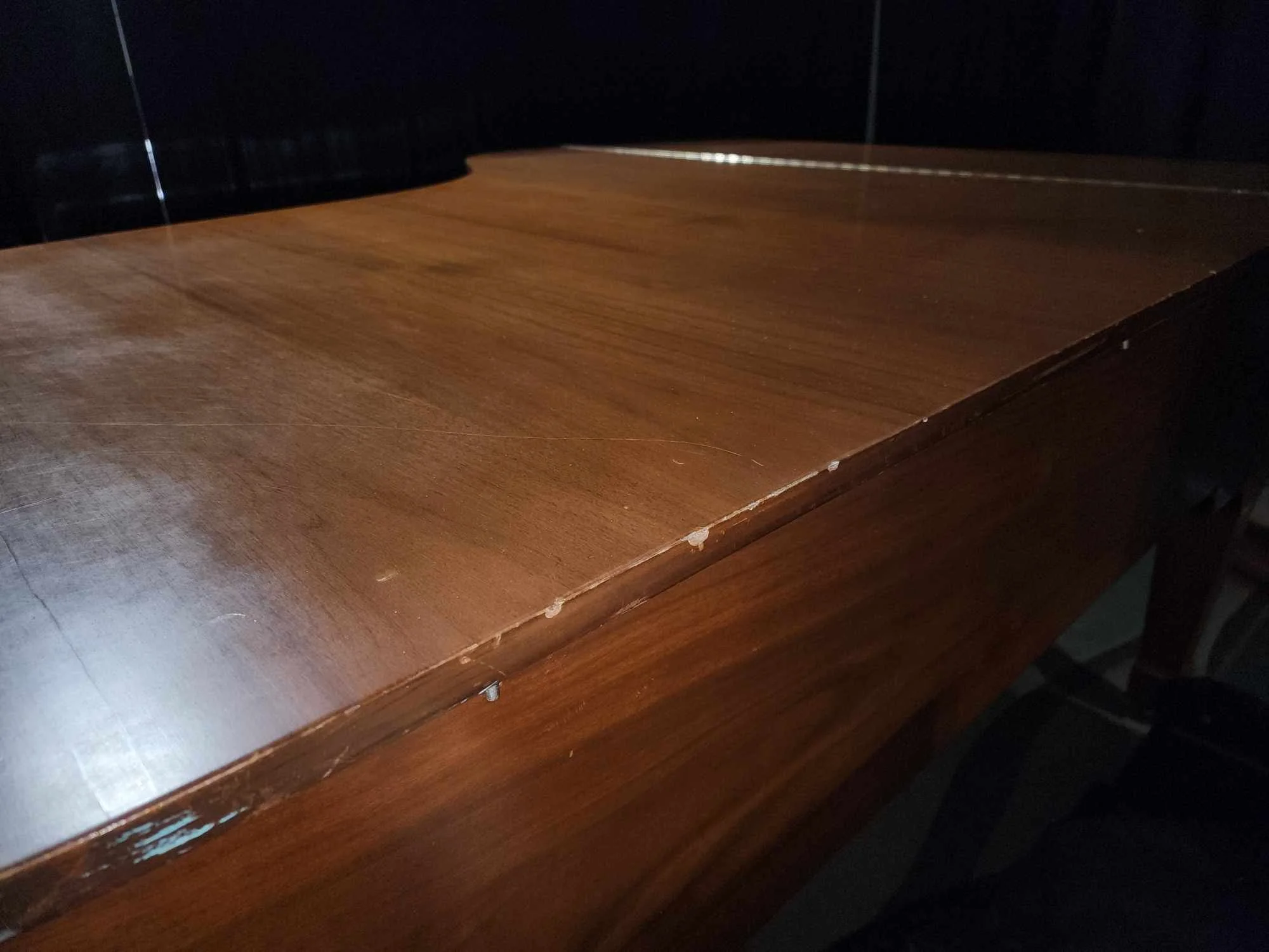 lid_some scratches & chips4.jpg