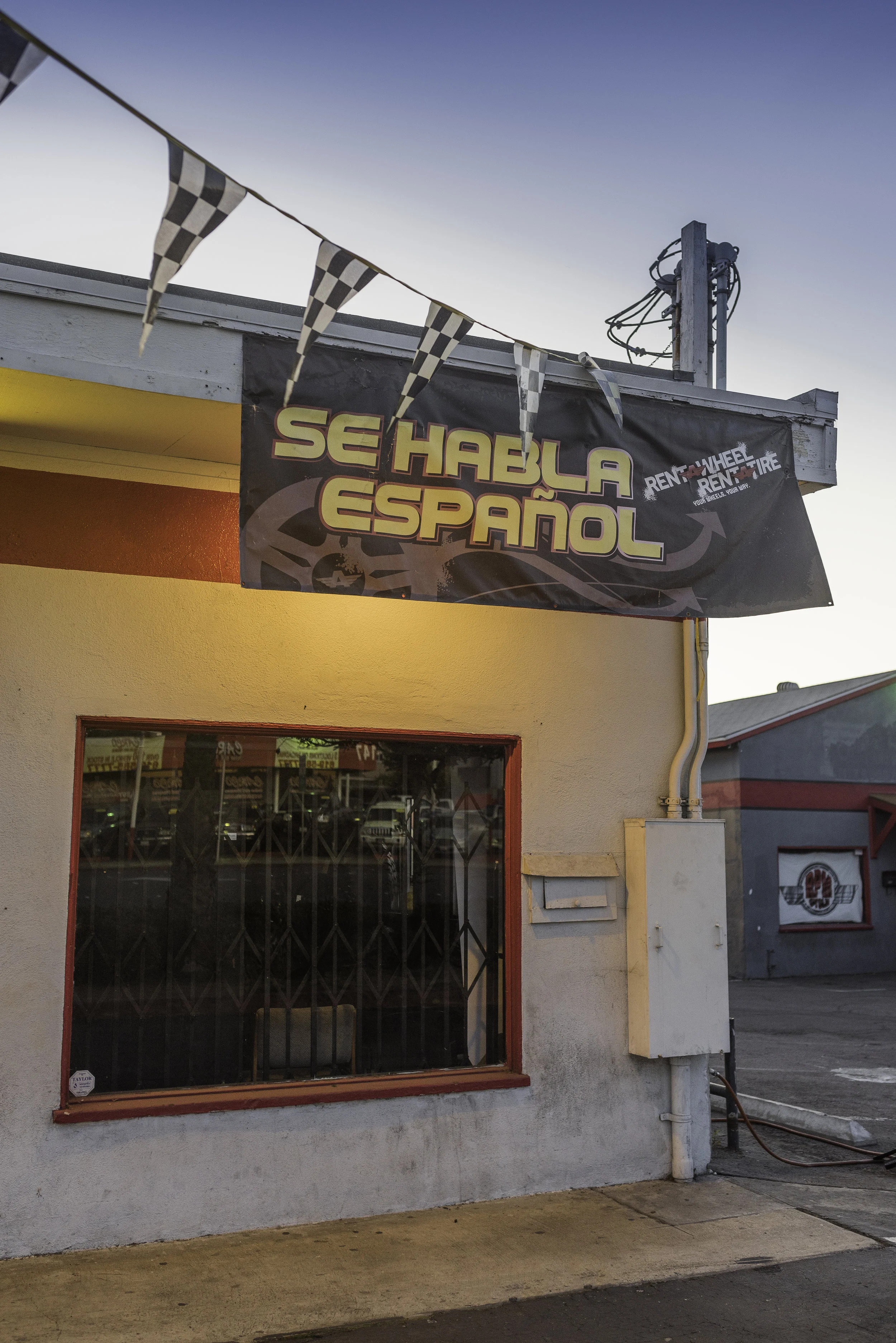 se habla espanol.jpg