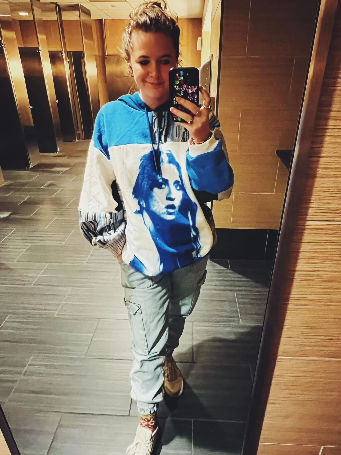 Absolutely obsessed with this masterpiece of a hoodie by @greenwrld.co. 💙🦋