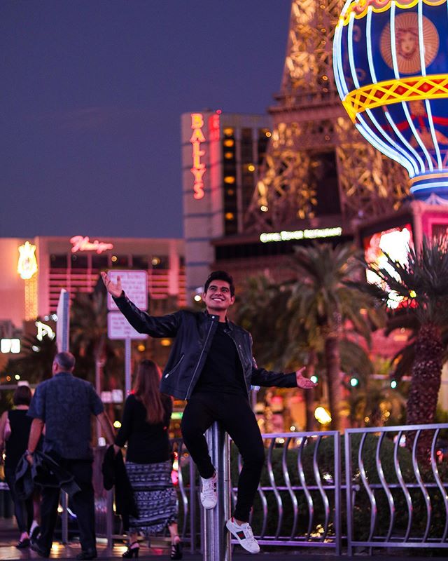 One of the things that I love the most about what I do is getting to know adventurous people like @efre_n 
He is one-of-a-kind, charismatic and photogenic guy 🙌🏼🤙🏼
I definitely enjoyed doing this #lasvegasphotoshoot at The Strip.
.
.
.
#LVstripPh