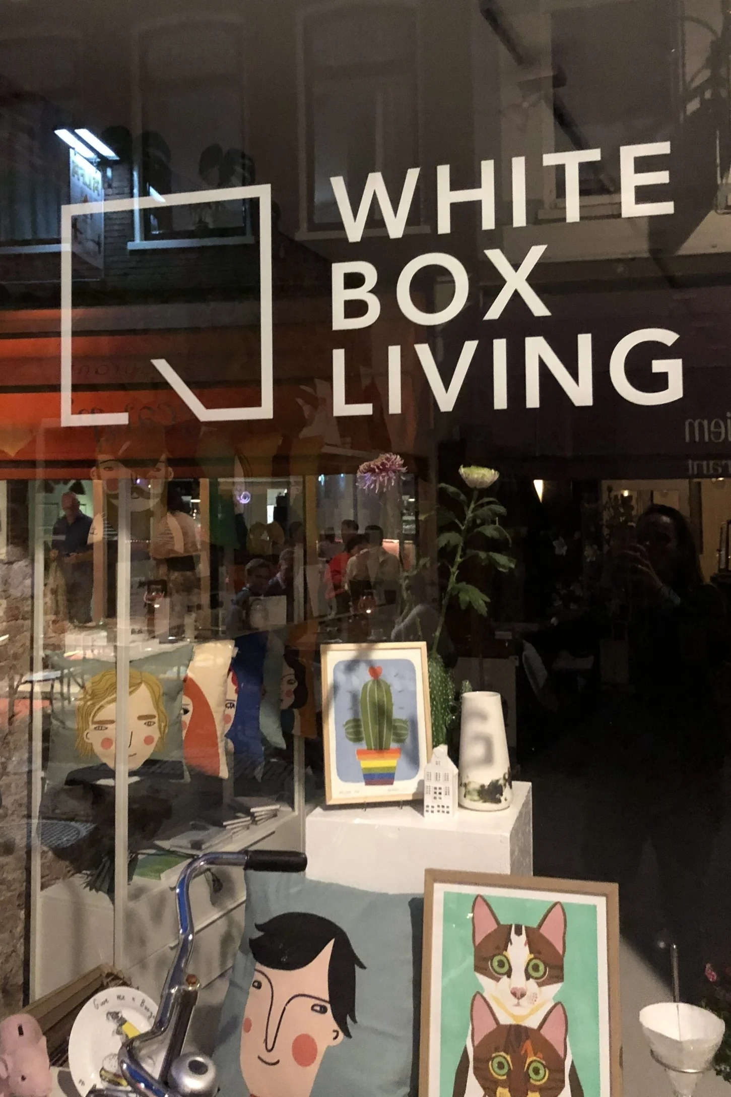 Raambelettering White Box Living