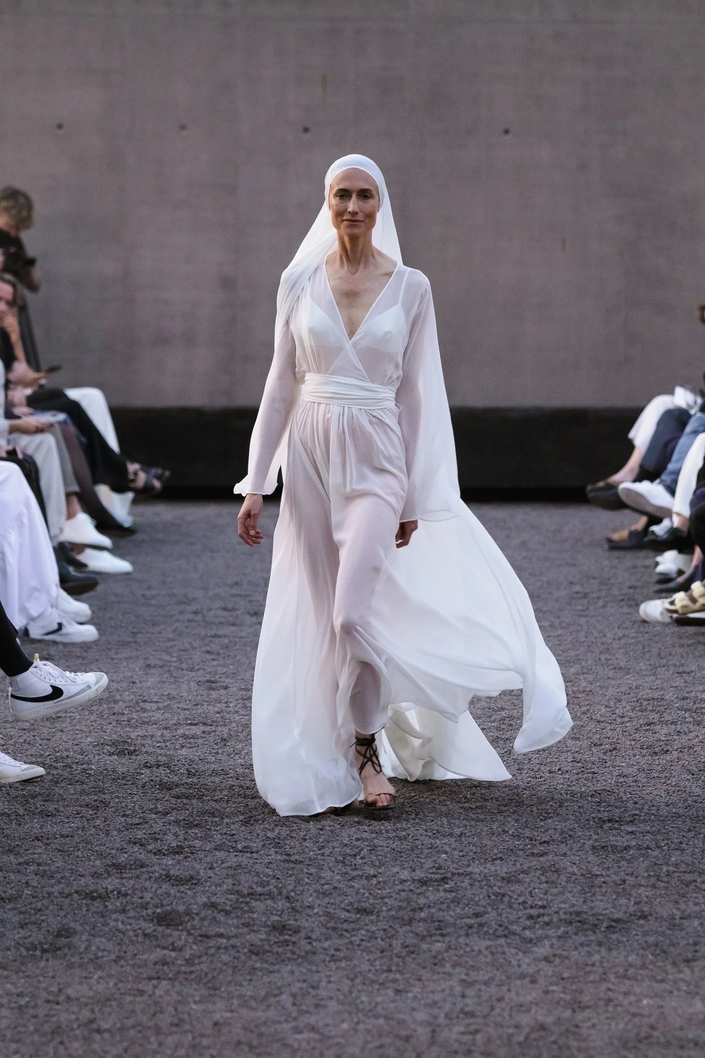 LA-COLLECTION_SS22_SHOW_VALKE-VLEUG--71--1400x2100-864b1209-f93f-4740-af57-9a2099262bb1.jpg