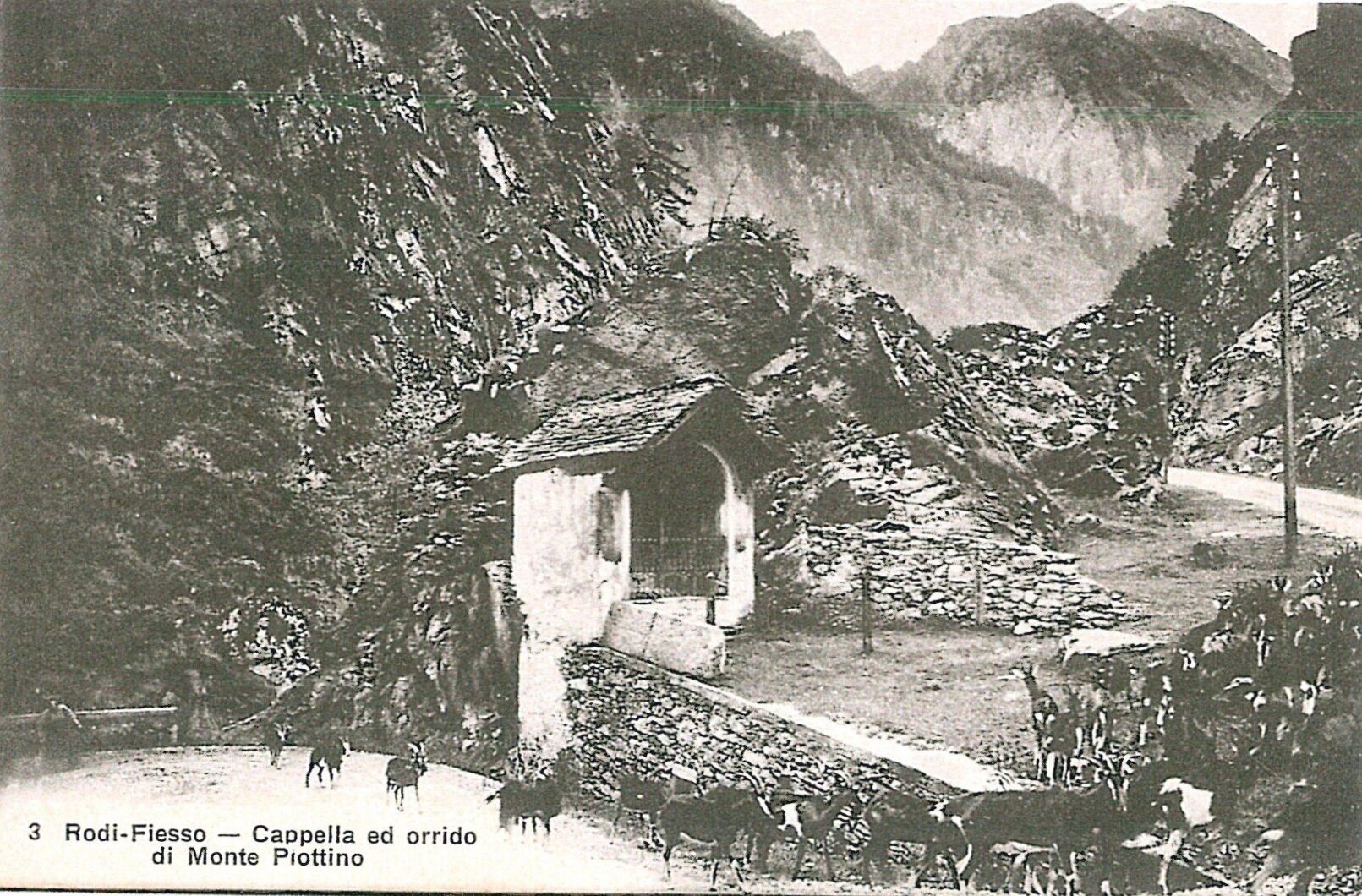 Chapel located along the road leading to the Dazio Grande.