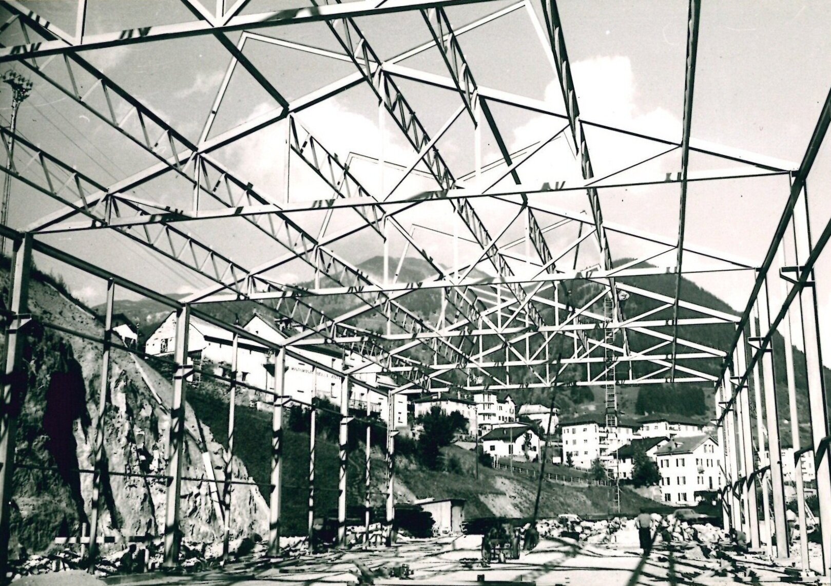 Construction of new production facilities in Airolo in the 1950s