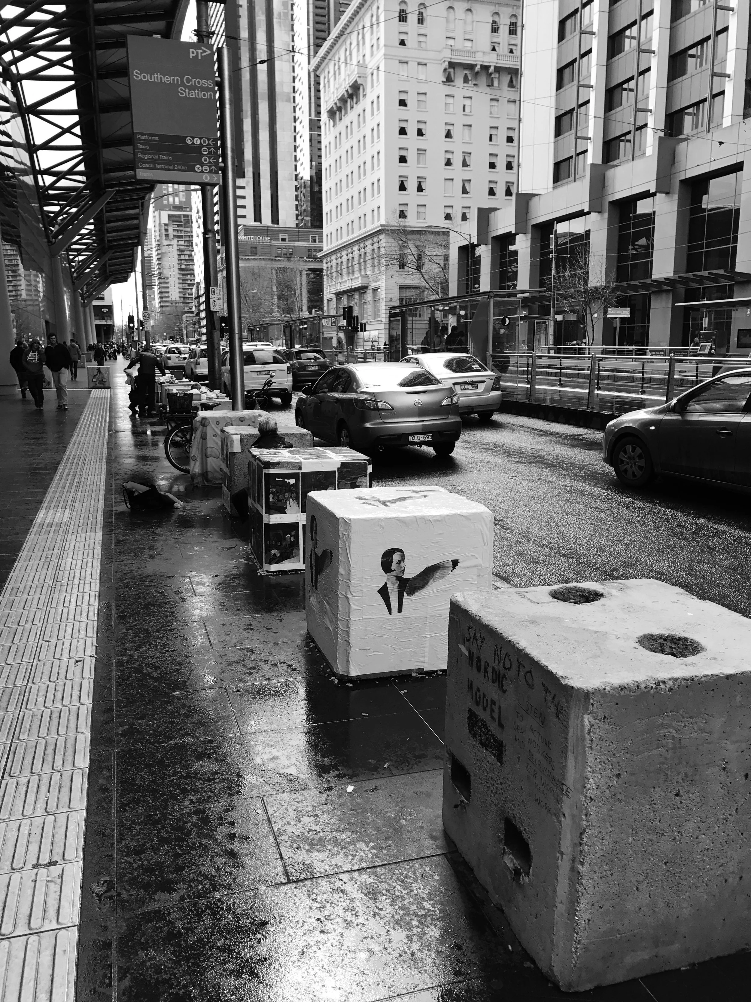 web black bollard .jpg