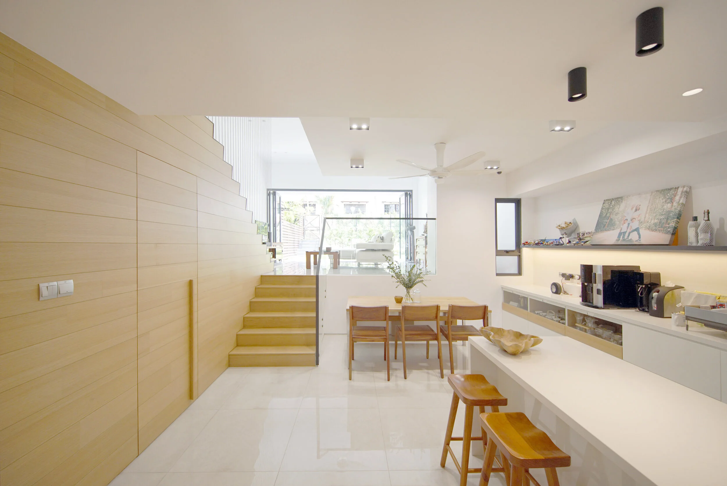 Ingle - 07 Dining.jpg