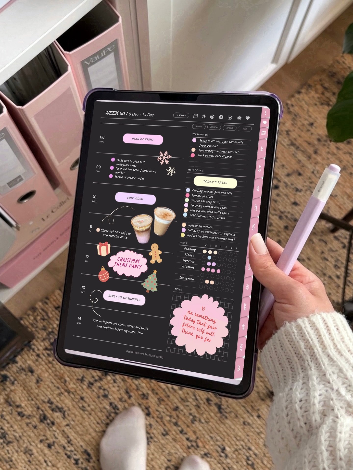 Who said dark mode has to be boring? 😂😍💗 comment PLANNER below and I will sent you more details about the new planners and what&rsquo;s new! ✏️📆

Swipe left for some note-taking ASMR ✏️📓💖

Using my new 2026 Planner and my Handwritten Font: Kate