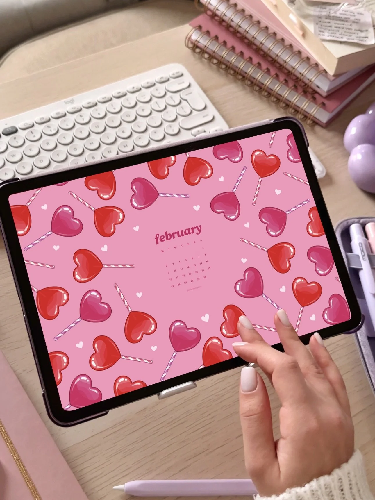 FEBRUARY FREEBIES! 🌹🏹❤️🕊️ - Comment FREEBIES below and I will sent you details about upcoming free files 👀💌✨

Valentine&rsquo;s freebie edition with cute candy hearts, love themes and ll the cozy February vibes ❄️📚☕️✨

The emails are sent on th