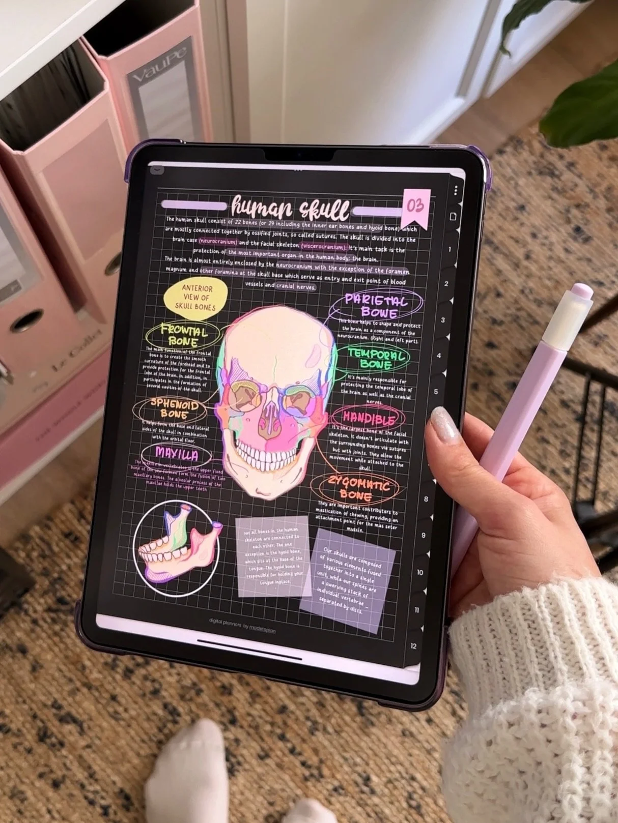 Who said dark mode has to be boring? 😂😍💗 comment NOTES below and I will sent you more details about the new digital templates! ✏️👩🏼&zwj;💻🎓✨

Swipe left for some note taking ASMR 🥰✏️📓💞✨

Using my new Dark Mode Notebooks and my Handwritten Fo