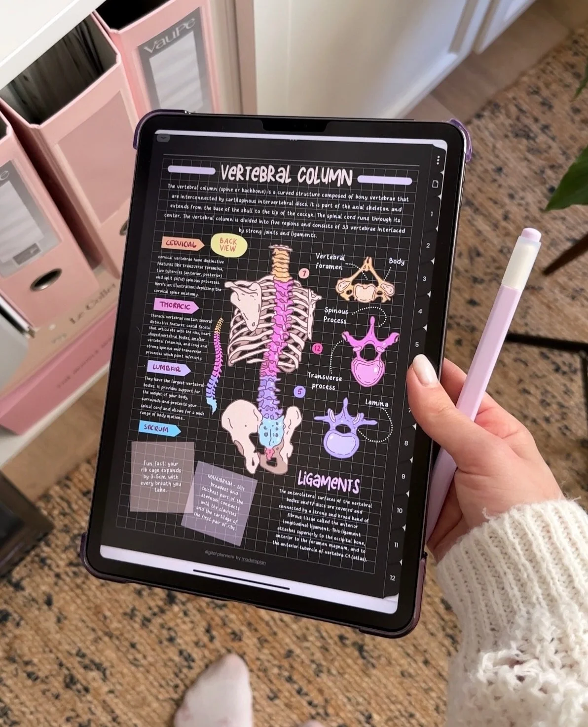 Dark mode pages >>> 😍💗 once you try taking notes on dark mode there is no going back 😅🖤 Comment NOTES below and I&rsquo;ll DM you my notebook and font I use here ✏️📓✨

Inside, you&rsquo;ll find templates for:
➕ Math
🧪 Chemistry (with a