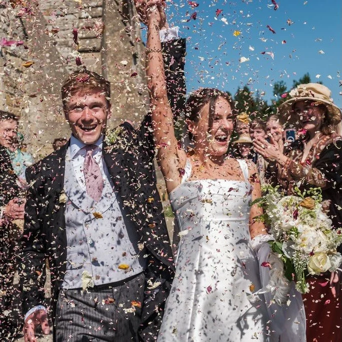 Signed, sealed, showered in a lot of confetti!! 🤍

#justmarried #weddinginspo #newlyweds #confetti #realwedding