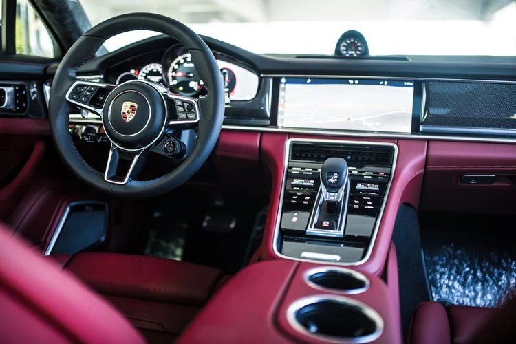 Beautiful+inside+of+a+car.jpeg