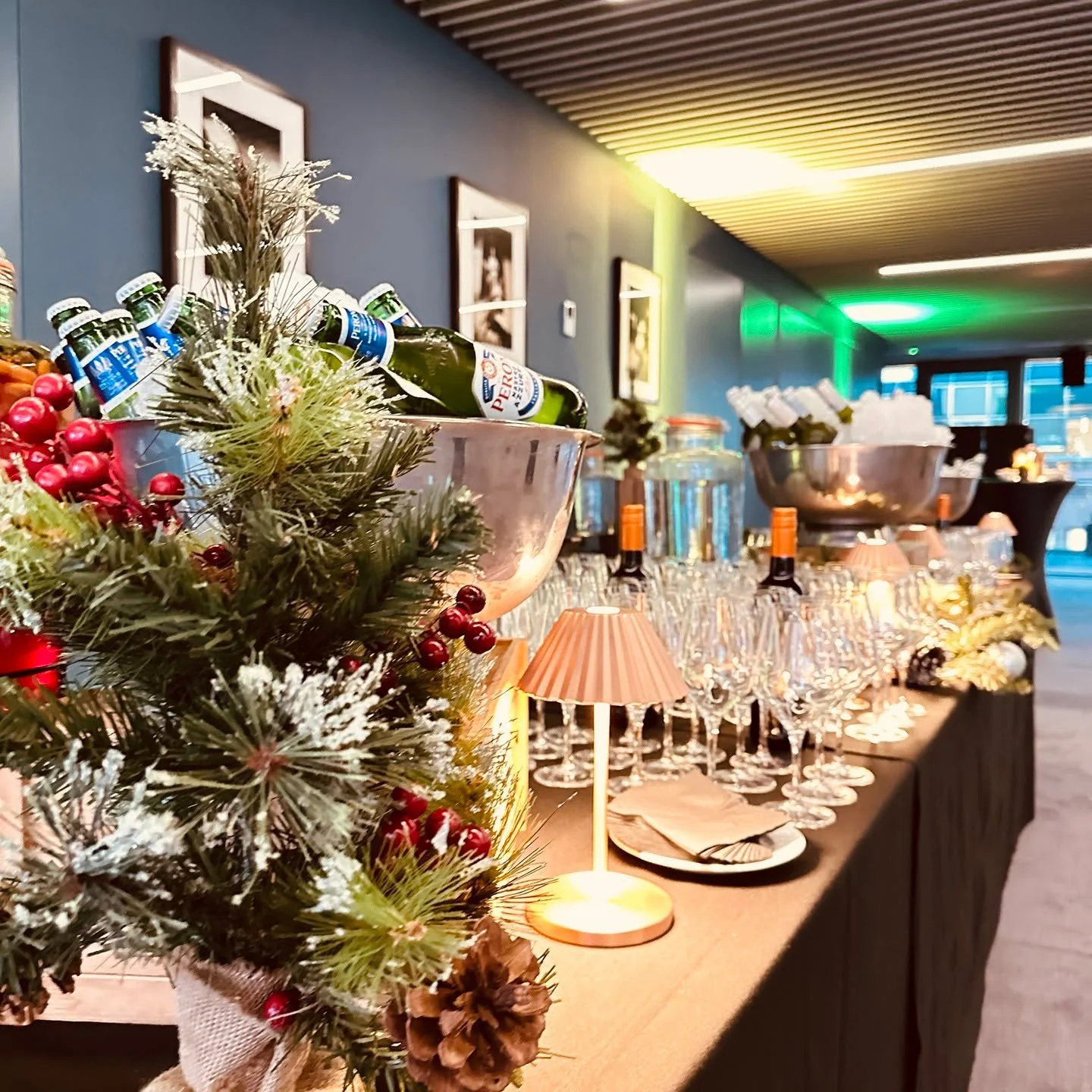 Countdown vibes🌲 Cozy night in 🛋️ or festive night out ✨
#cozy #festiveseason #events #celebrationtime #rooftop