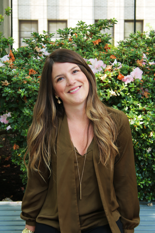Alexandra Pettitt Photo - Headshot 1.png