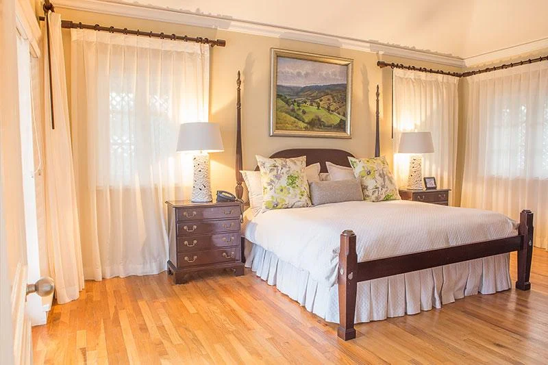King Bed Villa Mara.jpg
