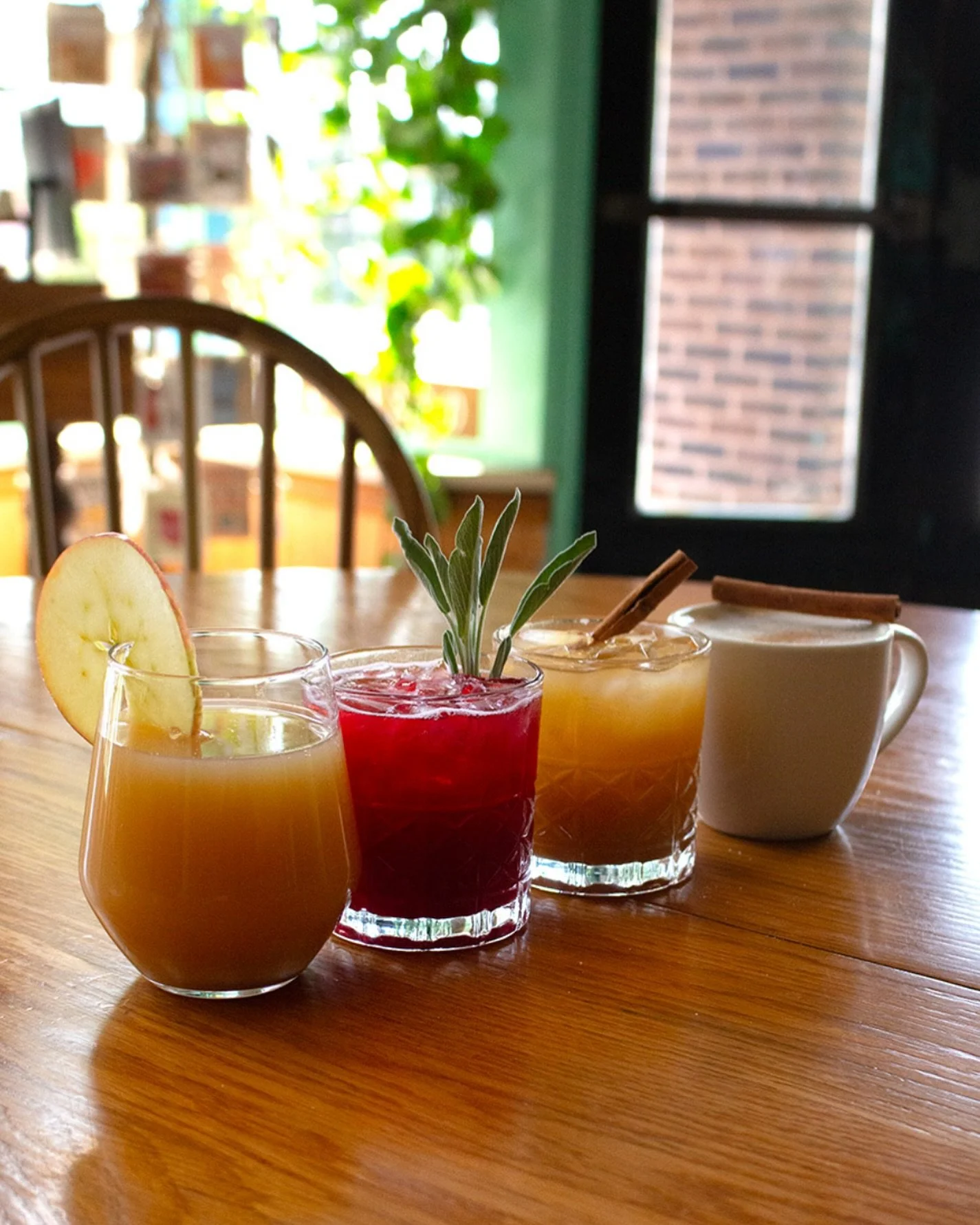 Fall cocktail lineup:
🍎Cidermosa
💜🌱Blackberry Sage Margarita
🍁Autumn Sour
🥃Hot Whiskey Cardamom Cider