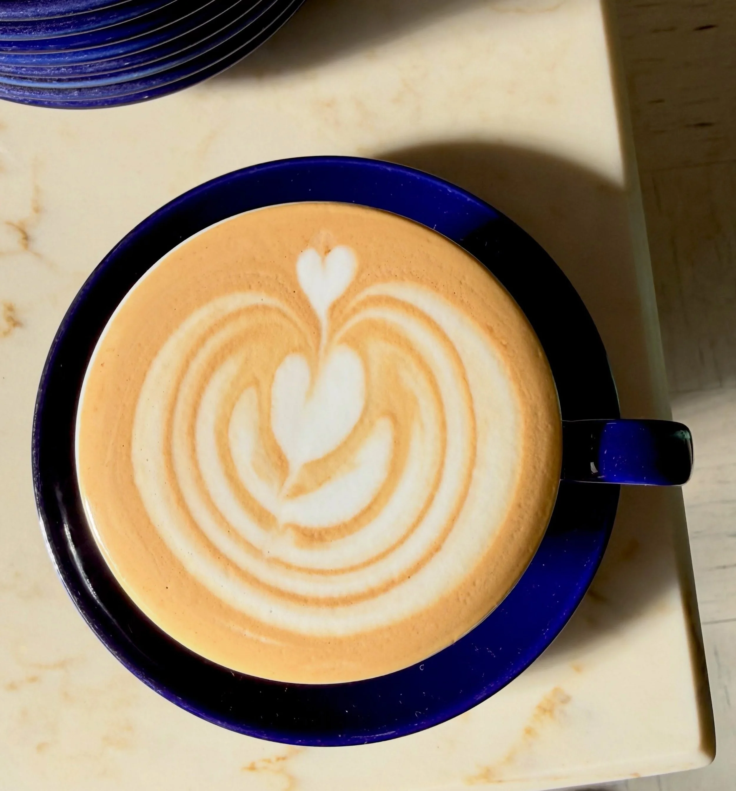 We proudly brew specialty coffee here at Seven Swans. We've been lucky to have partnered with the very best coffee Kansas City has to offer! Local roasters @oddly and @postcoffeecompany have been our go to, for the perfect cup to complement our menu.