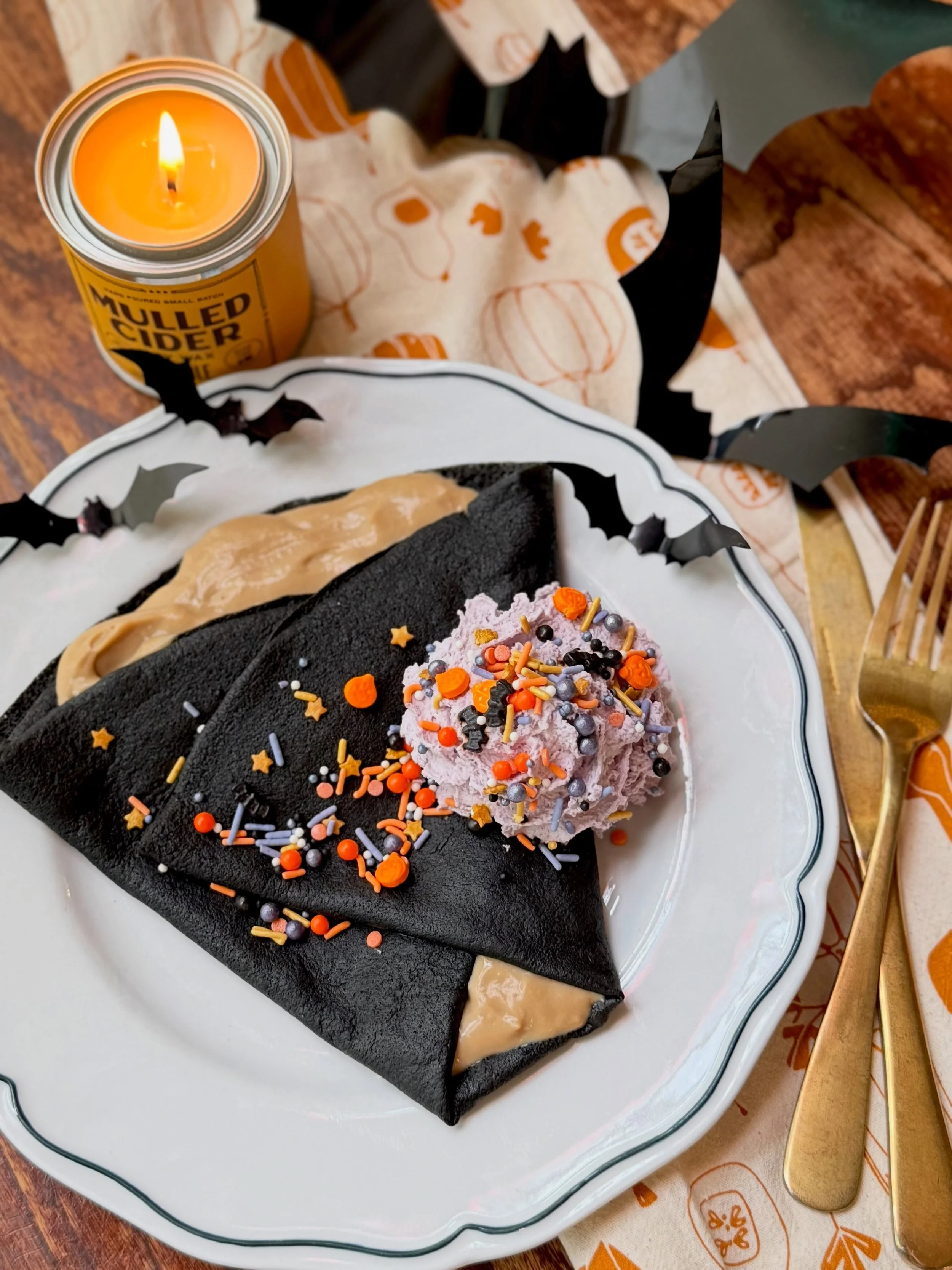 Butterbeer Crepe flew in over the weekend .... spooky bat wings are filled with creamy butterscotch custard, and of course had to whip up some dragons breath and then the pixie dust that fell popped and sparkled until we finally said - ITS PERFECT 🎃