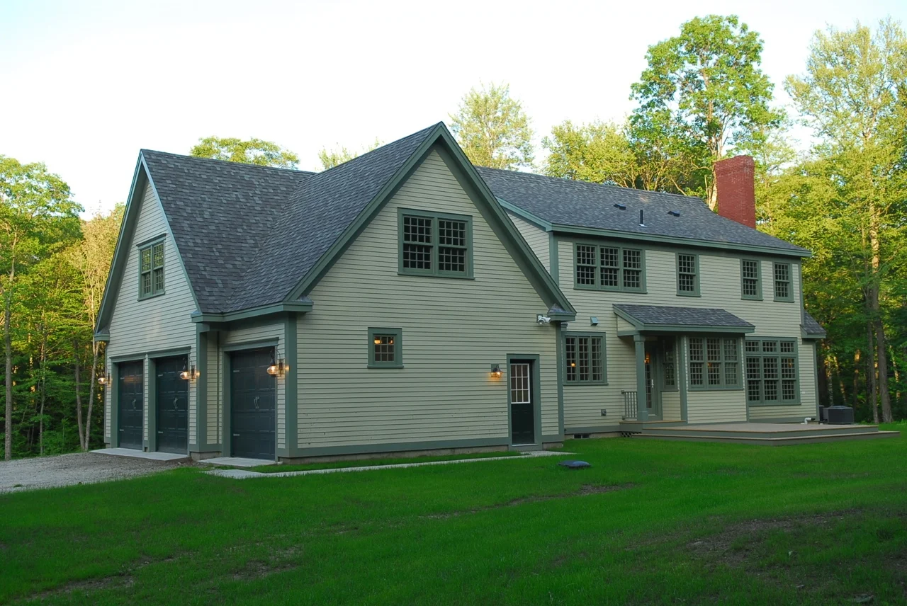 129 Exterior Back 3.JPG