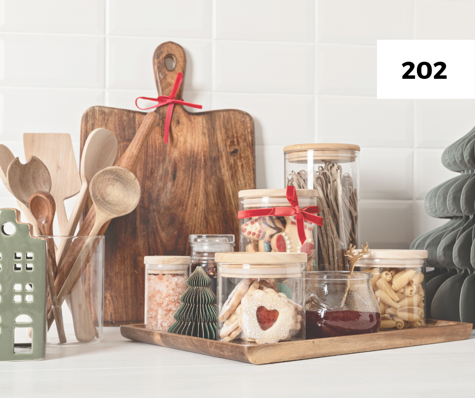 Declutter With Me: The Kitchen (Holiday Edition)