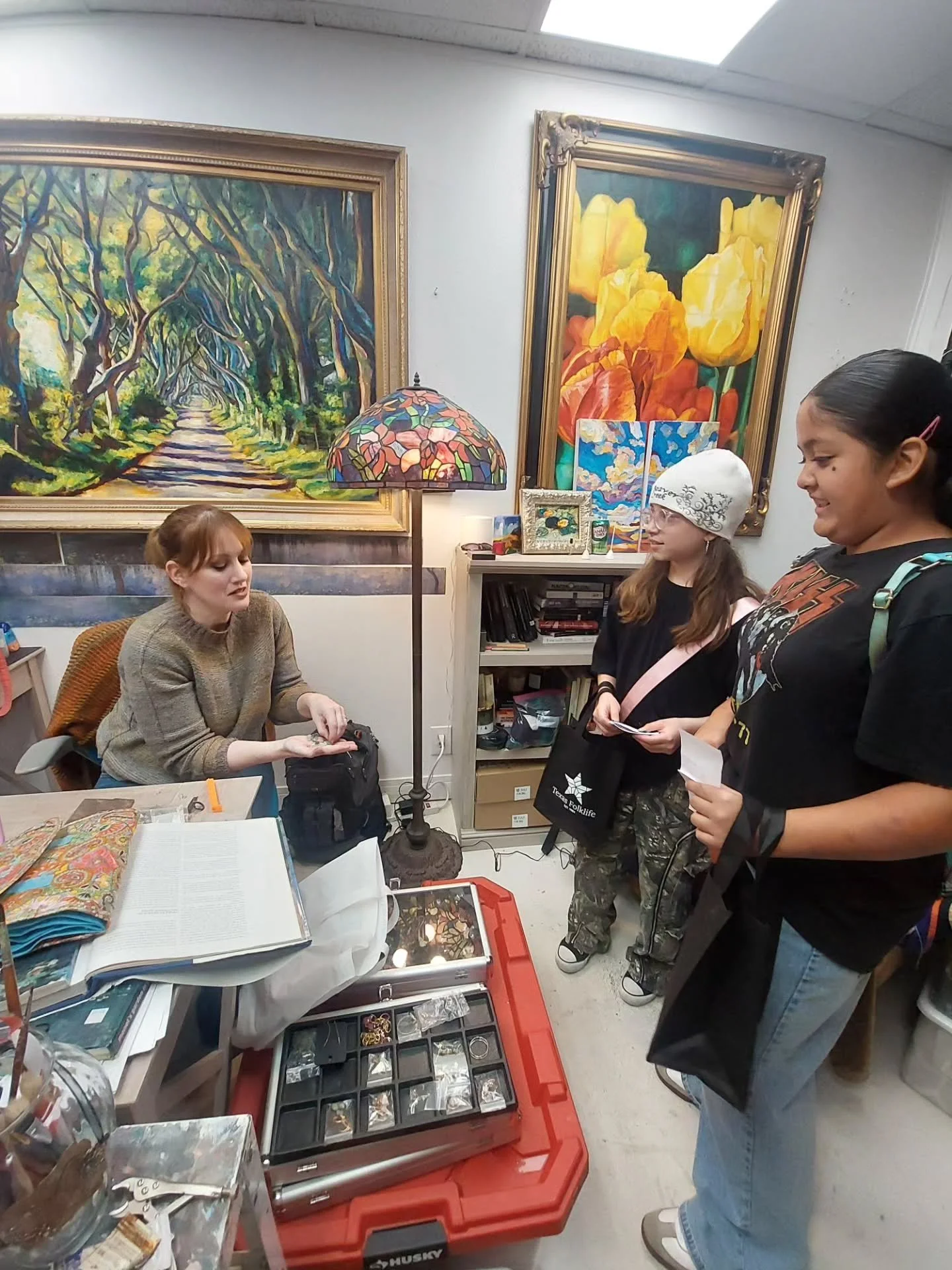 Thank you to everyone who joined us for the Spring Art Walk at the Goldmark Cultural Center last weekend!

During this free 2-day event, first-time and returning visitors alike were introduced to the many of the 170+ Goldmark artists, who together co