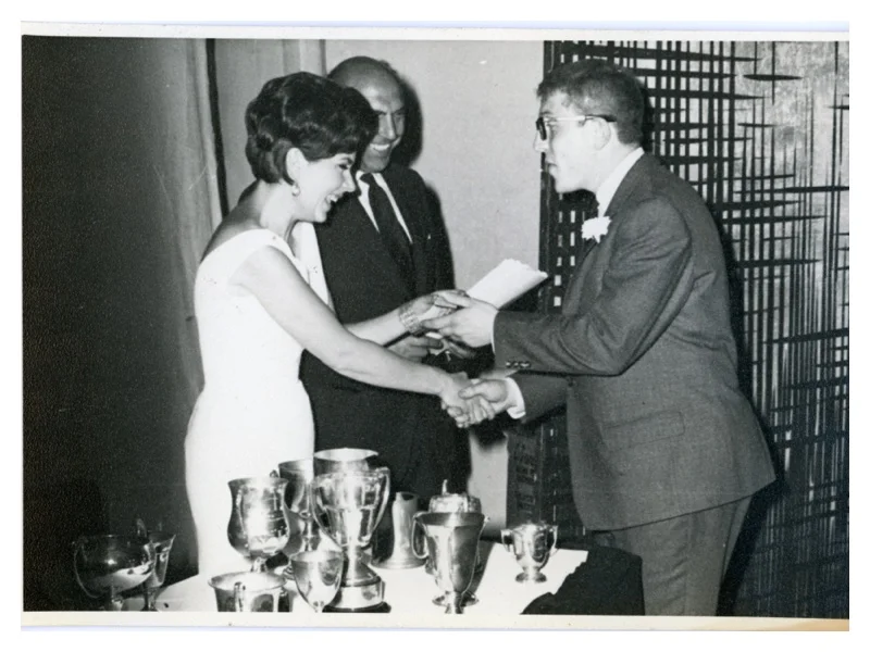 D26 Yogi Mayer - Peter Bloom