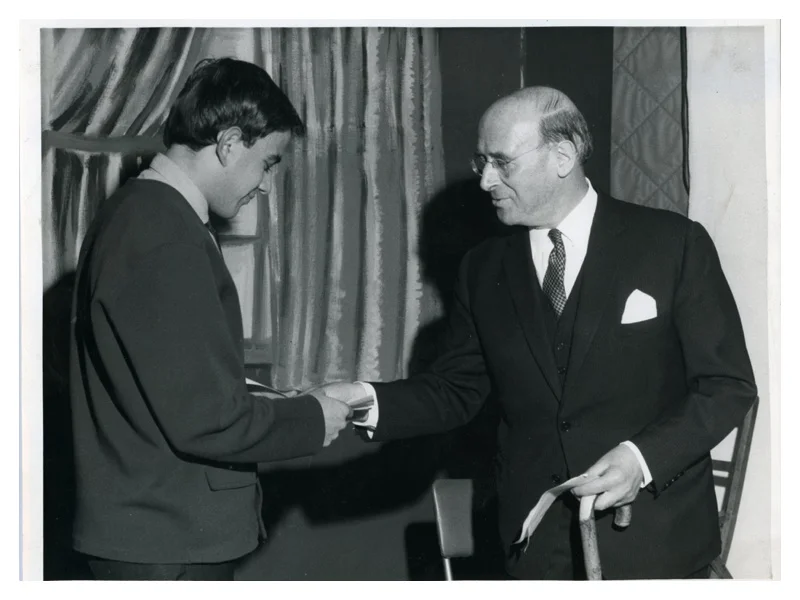 D30 Frank Austin - Sid Shaw
