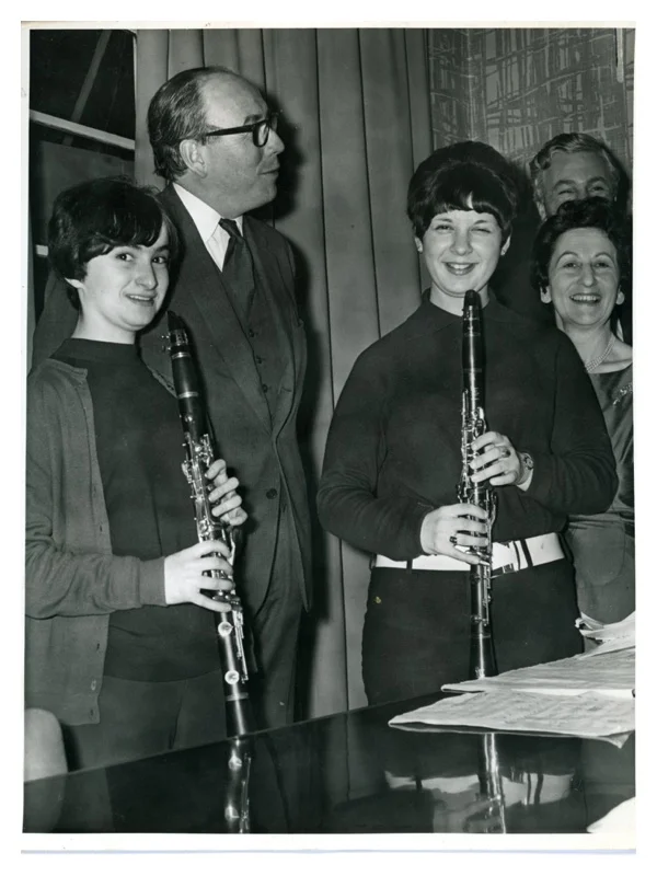 D139 Clarinettists: Janet Chenovitch - Jennifer Nyman. Also Lady Janner - Roy Jenkins