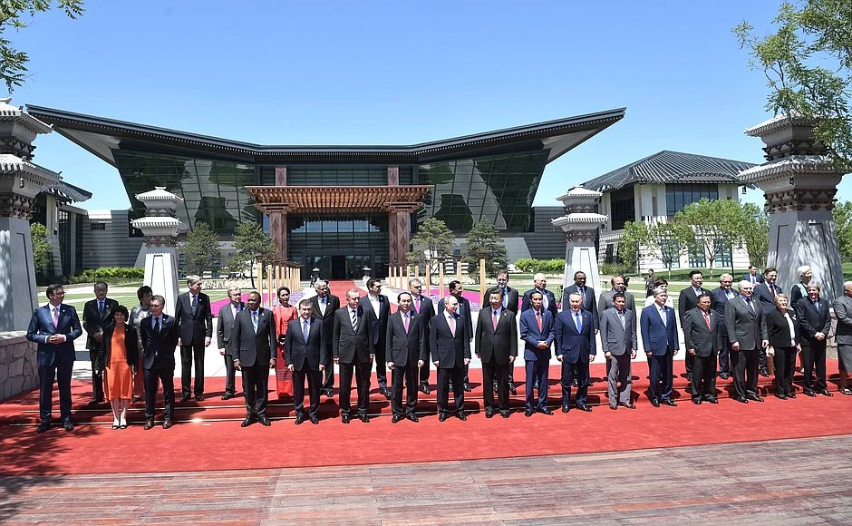 Dozens of leaders from countries included in the Belt and Road Initiative attended a roundtable in Beijing in 2017. (Kremlin)