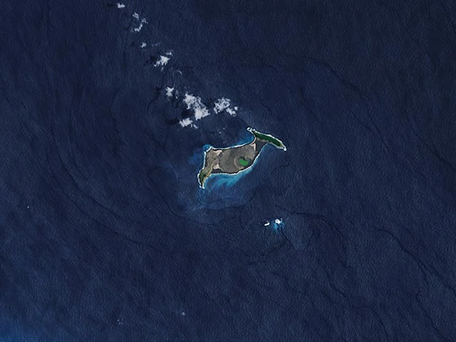 Hunga-Tonga-Hunga-Ha’apai is only the third volcanic island in 150 years to form out of a Surtseyan eruption and survive erosion. (Wikimedia Commons)
