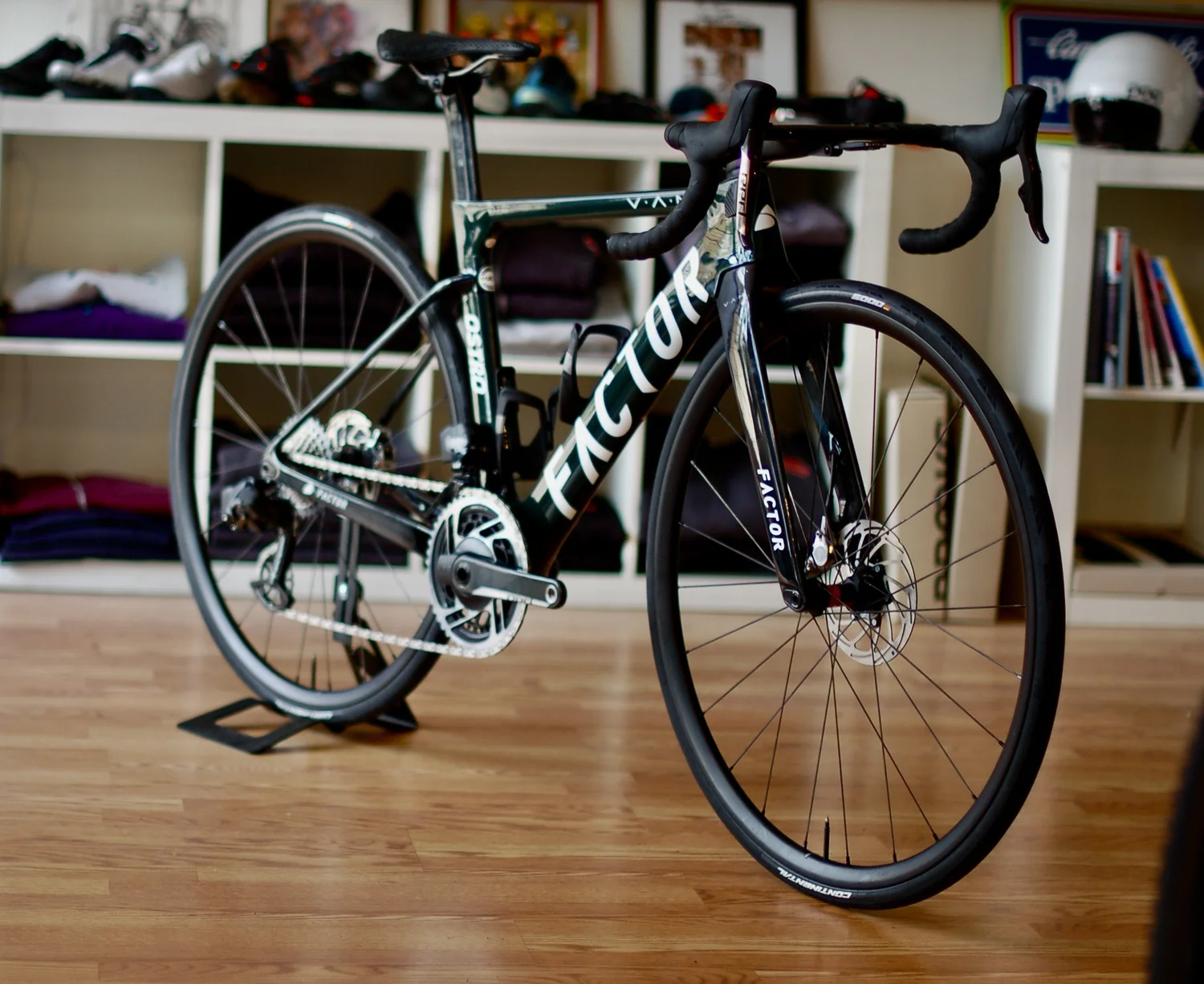FACTOR Ostro Vam 1.0 SRAM Force D1 Racing Green Custom 56 cm