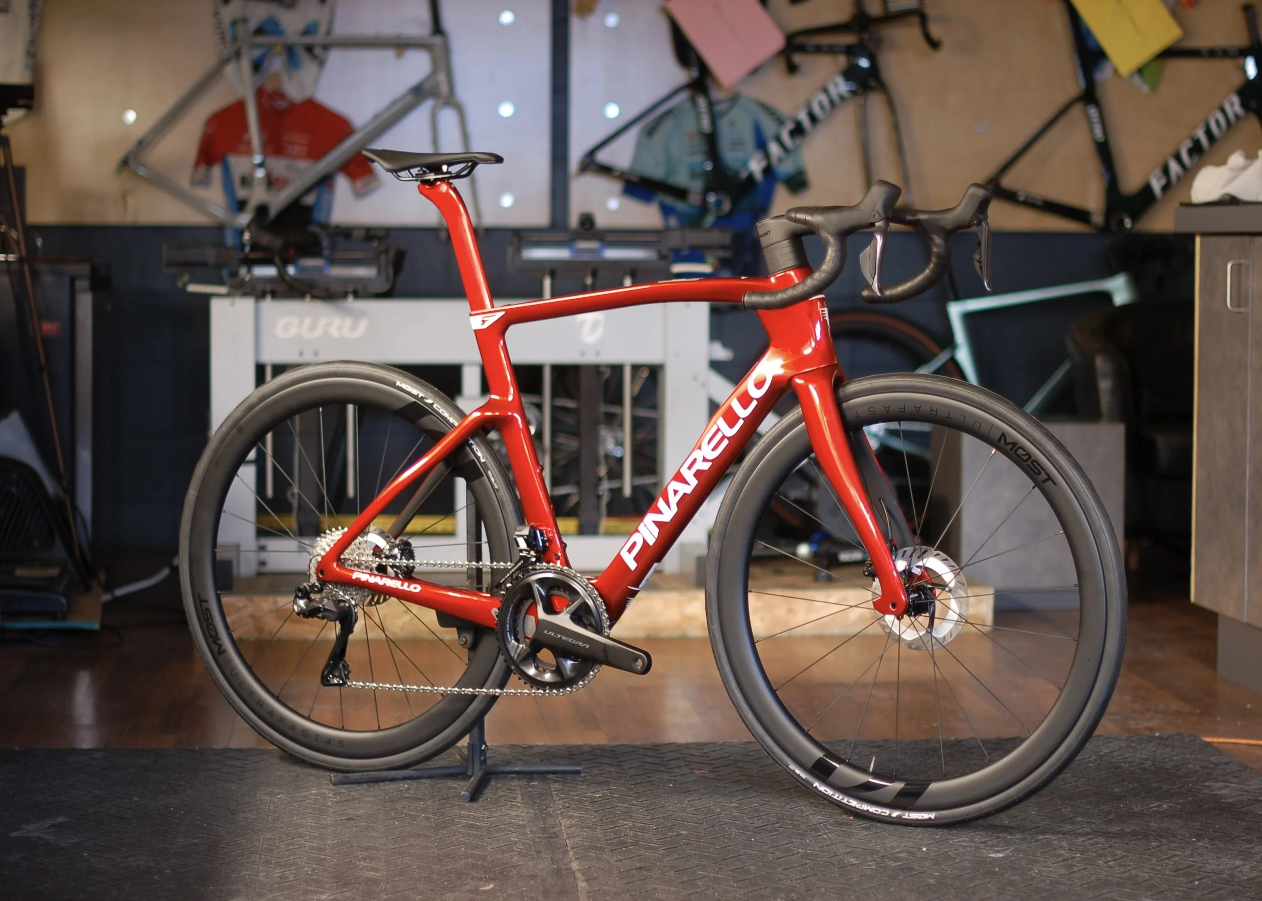 PINARELLO F7 Ultegra Di2 Starry Red 56 cm