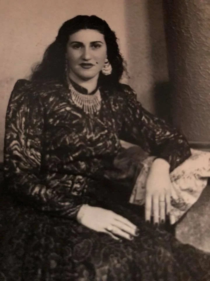 انا احبك  AHBK