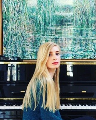 We are thrilled to announce that  New York pianist @kellymoran__ has joined @littlebigbooking and @newformmusic 

'Ultraviolet is pure flow ... Every Song Is Its Own World'
@pitchfork 

'Thorny but soft, talkative but concise, relentlessly modernist 