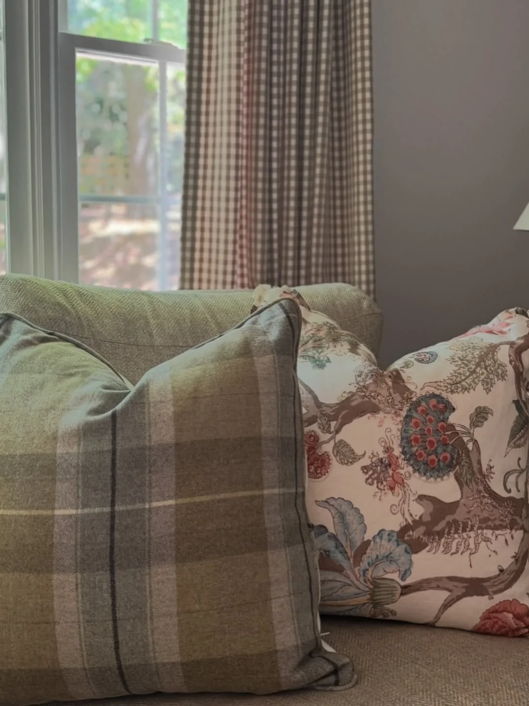 Loved cozying up this family room 🤎