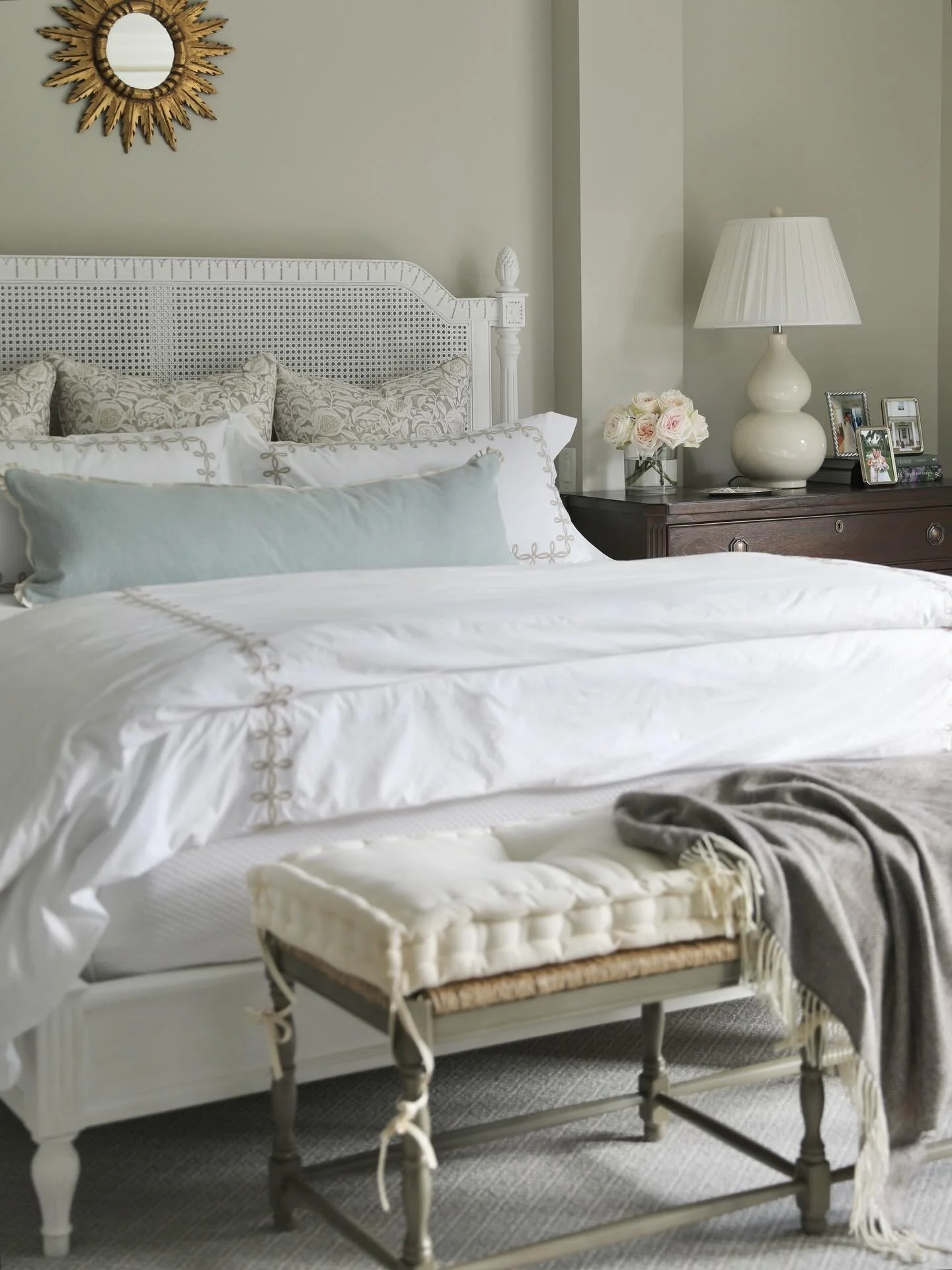 Swipe to see the before of this primary bedroom! We added hardwoods, paint, and all the fun furniture and fabric layers. The end result is fresh and serene❣️