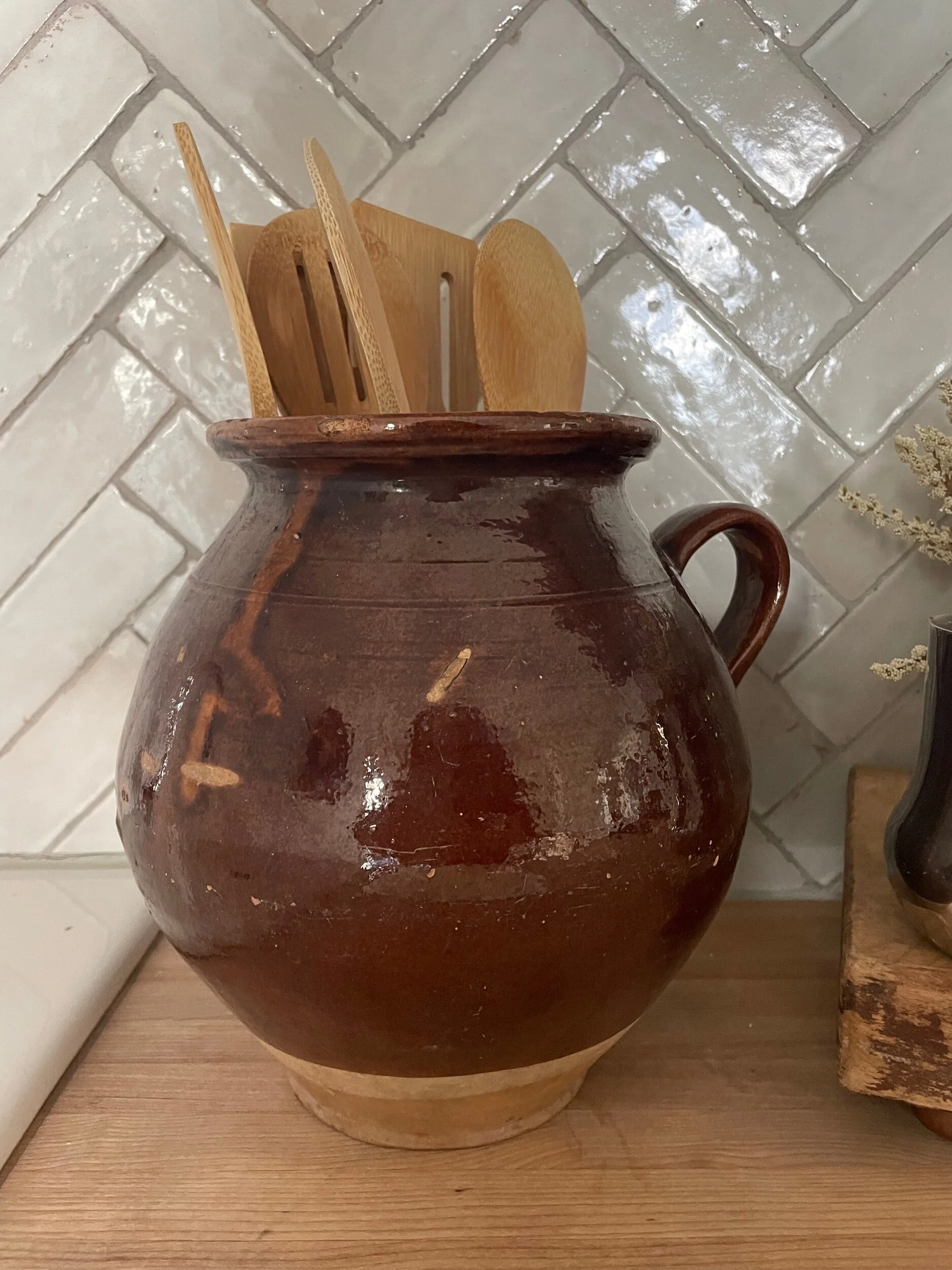 57564E7C-7C49-4328-9F23-CA4F6B3E5A1A