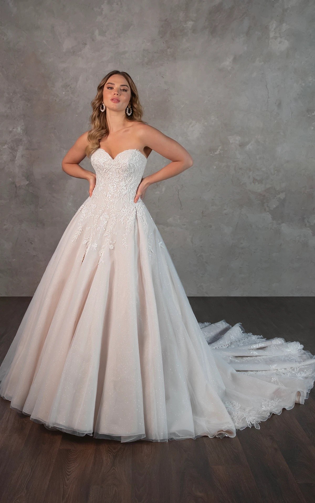 Style D4331  | Essense of Australia 
