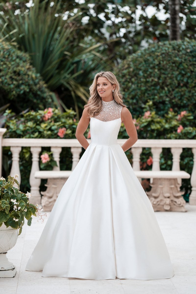 Style A1366NC | Allure Bridals