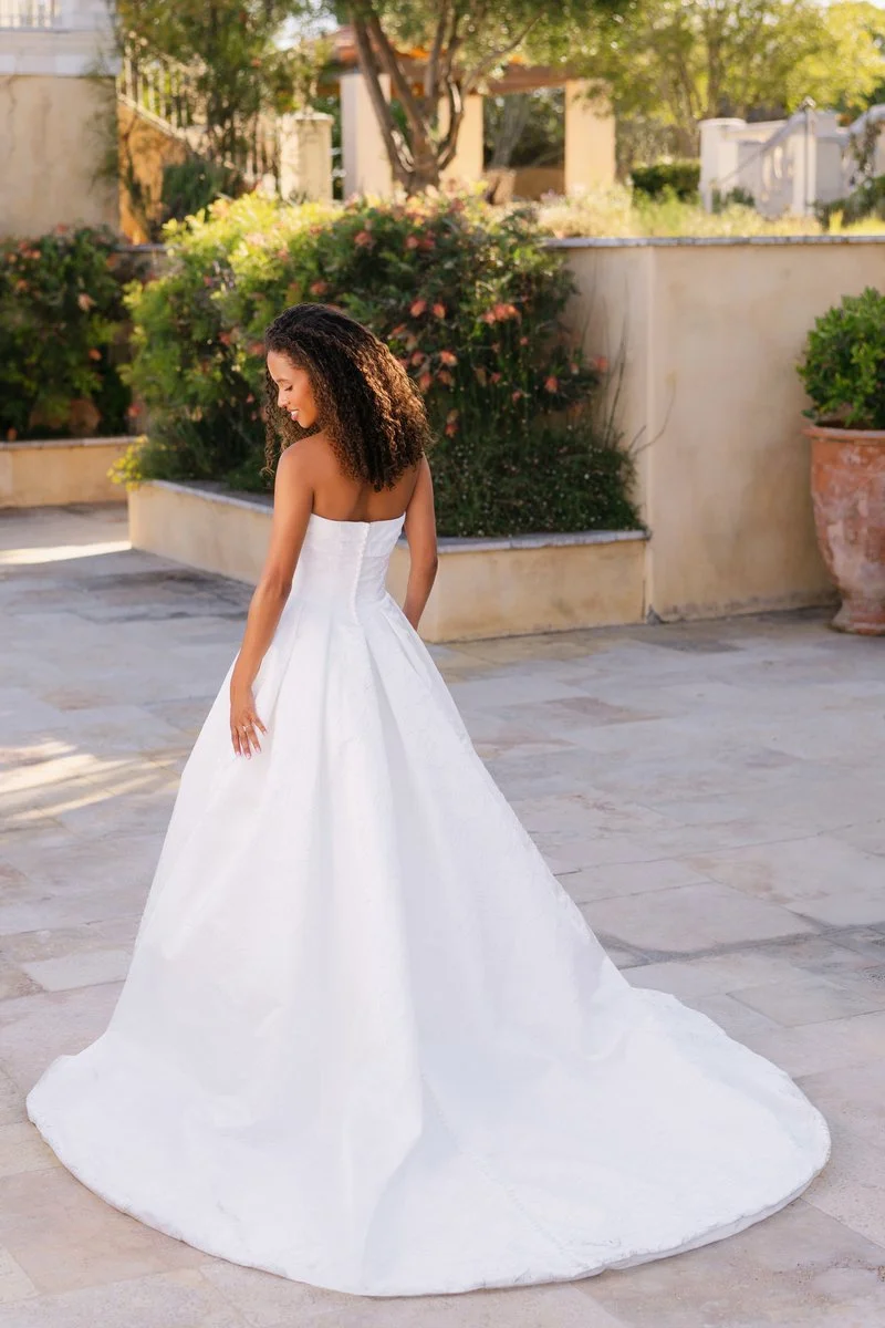 A1400 | Allure Bridals 
