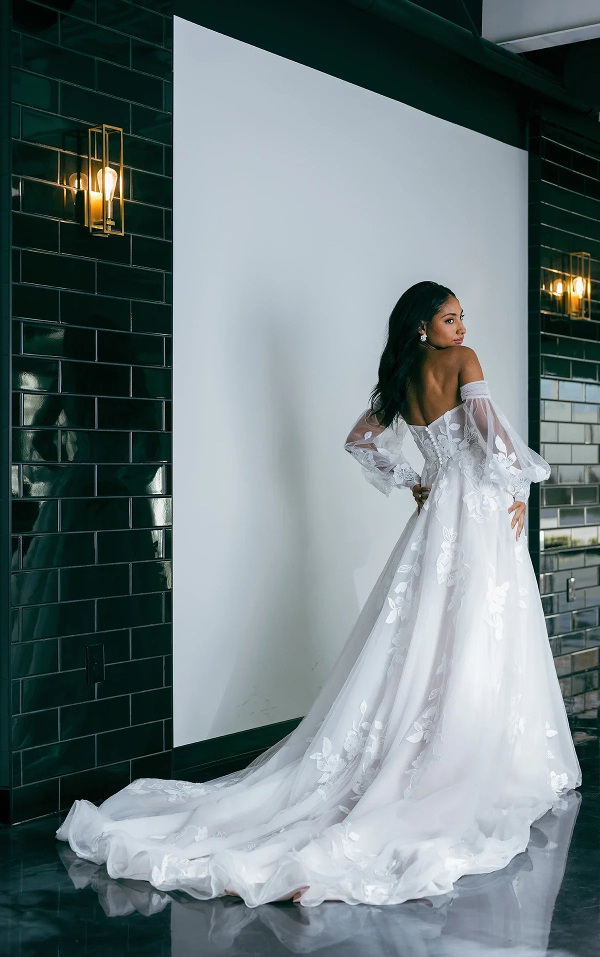 Style D4029 | Essense of Australia 