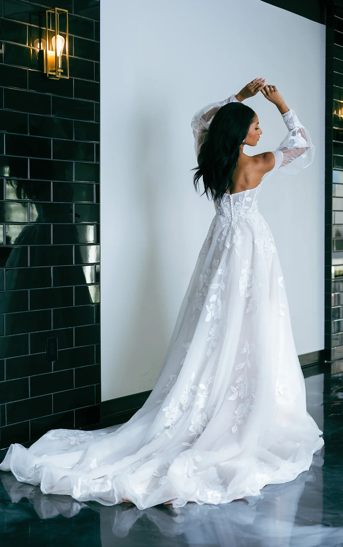 Style D4029 | Essense of Australia 