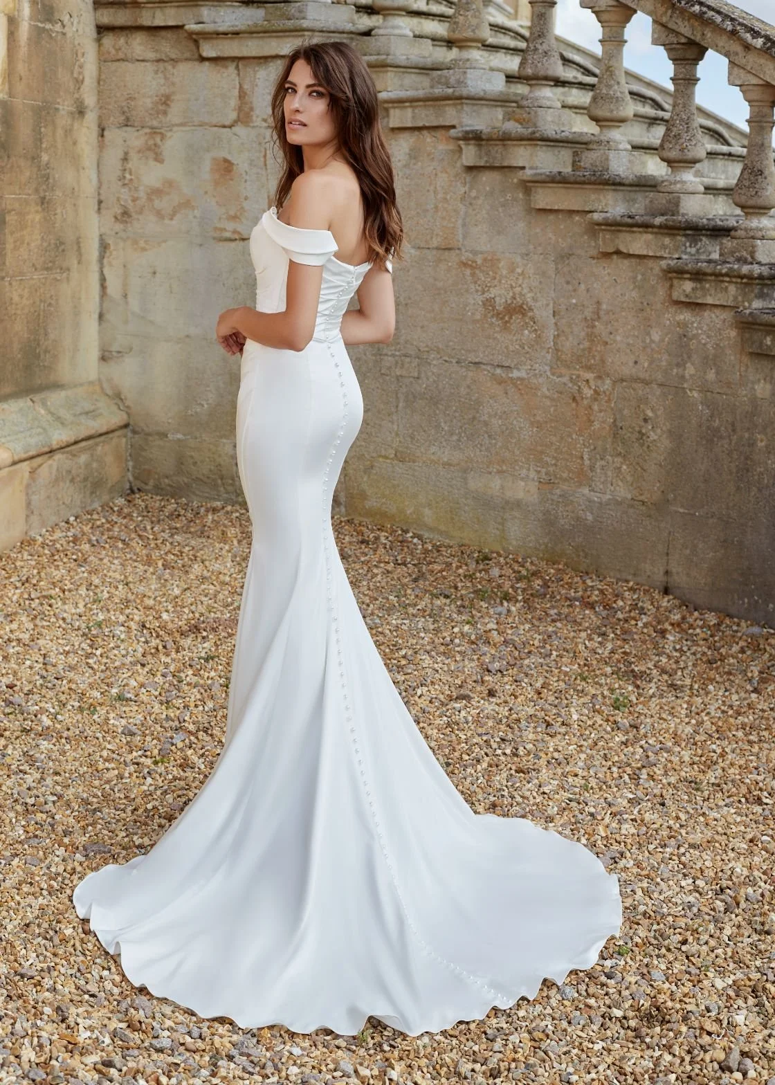 Demure | Dando London