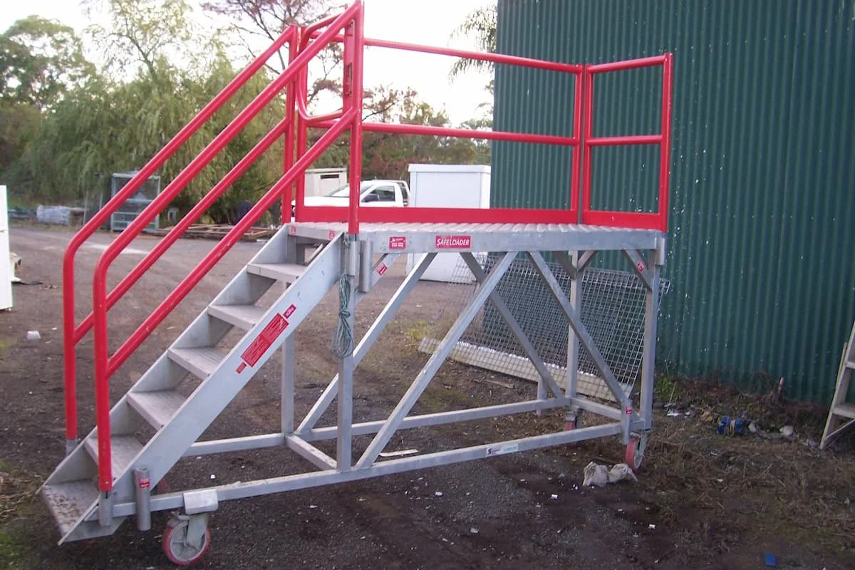 Truck Loading Access Platform Hire - deck lengths 3.0 to 6.0m — THE ...