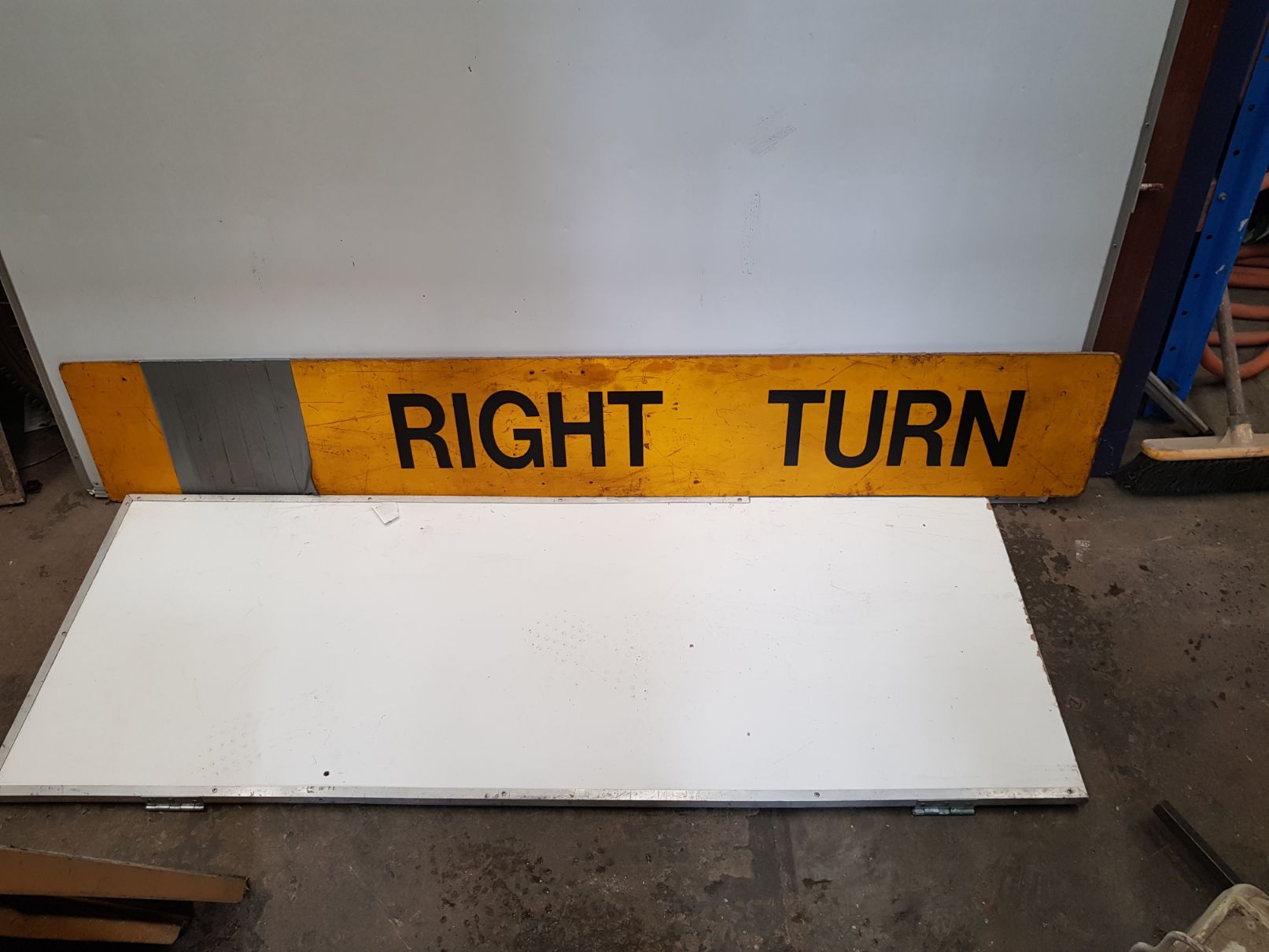 Right Turn Sign (2).jpg