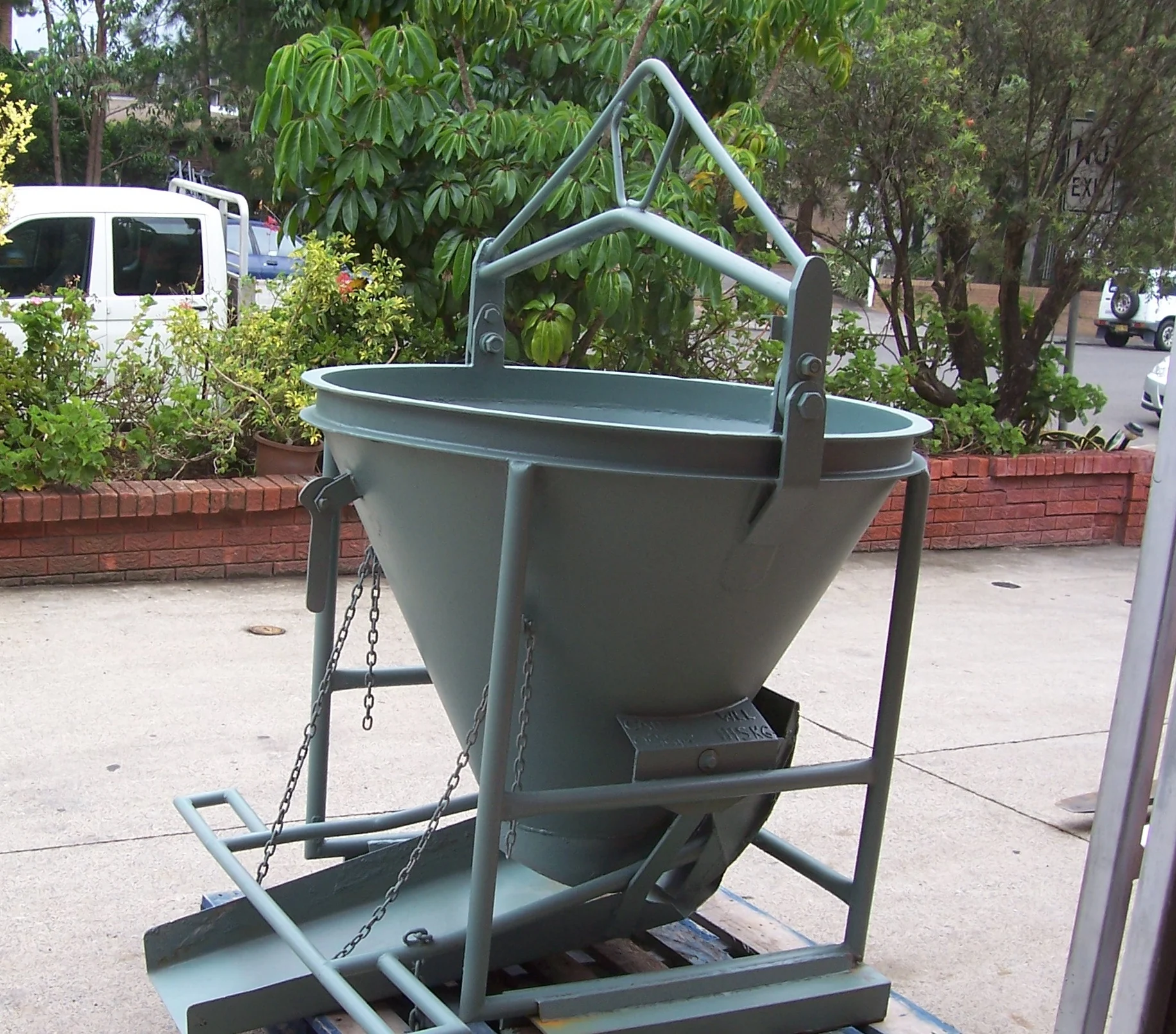 Concrete Kibble 9 Safe Working Load - 1115 kg Capacity - 0.36 cbm Characteristic - Smallest of our range, ideal for use where crane lifting capacity is limited.