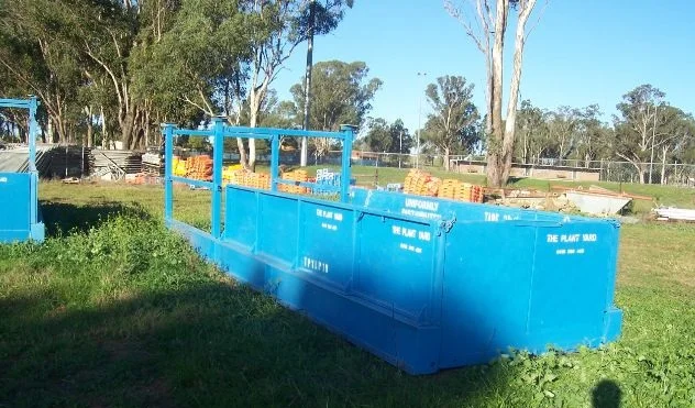 Loading Platform 10 (roll in roll out) SWL 5000 kg 5m inboard, 2.7m outboard, 3m wide external, 2.8m wide internal